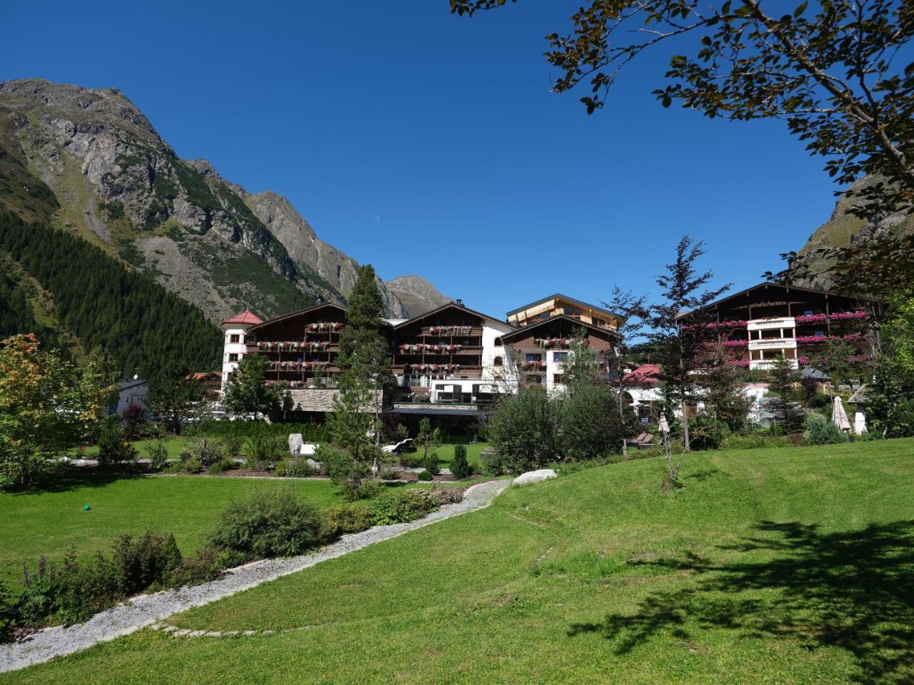 Verwoehnhotel Wildspitze ซังคท์เลออนฮาร์ด อิม พิทซ์ทัล ภายนอก รูปภาพ